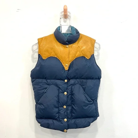 VTG 70s Woman’s Rocky Mountain Featherbed Navy Quilted Down Vest Size 5/6 - Picture 2 of 5